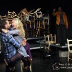 Junges Staatstheater Parchim: Szenenfoto Gelber Mond - Die Ballade von Leila und Lee