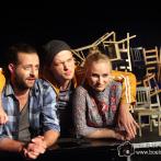 Junges Staatstheater Parchim: Szenenfoto Gelber Mond - Die Ballade von Leila und Lee