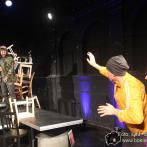 Junges Staatstheater Parchim: Szenenfoto Gelber Mond - Die Ballade von Leila und Lee