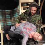 Junges Staatstheater Parchim: Szenenfoto Gelber Mond - Die Ballade von Leila und Lee