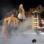 Junges Staatstheater Parchim: Szenenfoto Gelber Mond - Die Ballade von Leila und Lee