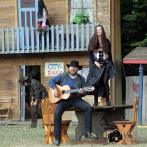 Szenenfoto von der Apachen-Live-Show in Neu Damerow